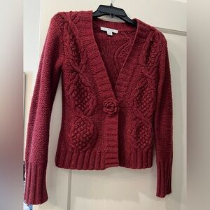 Cabi burgundy cable knit lambs wool single snap (rosette) cardigan sweater, XS